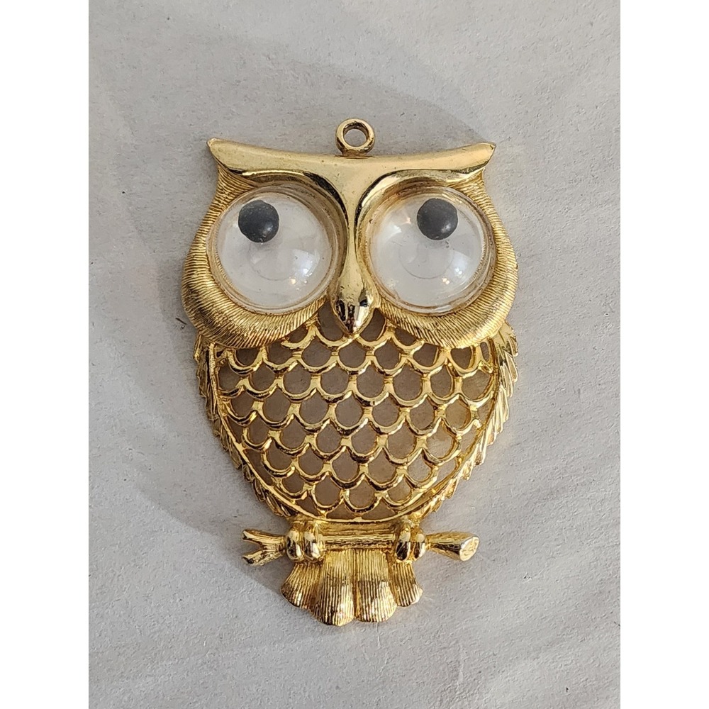 Vintage 1970s JJ Jonette Jewelry Gold Tone Googly Eye Owl Pendant 3" Retro